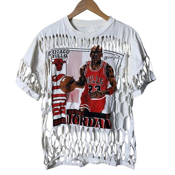 Vintage 90's Chicago Bulls Michael Jordan Distressed Tee Single Stitch Med/Large - Picture 1 of 11